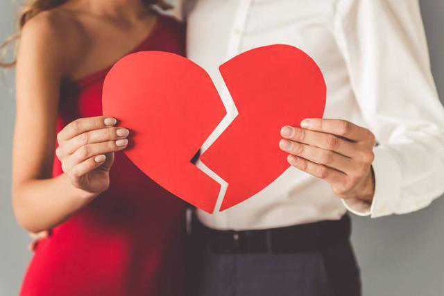 女子未婚先孕被抛弃，主动倒贴房，车求结婚，结果生完孩子被拉黑