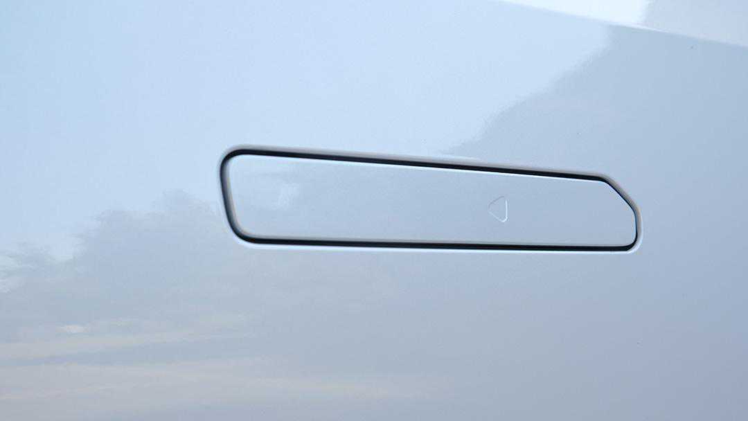 年轻潮流座驾！驾驶轻快舒适 试驾合创Z03