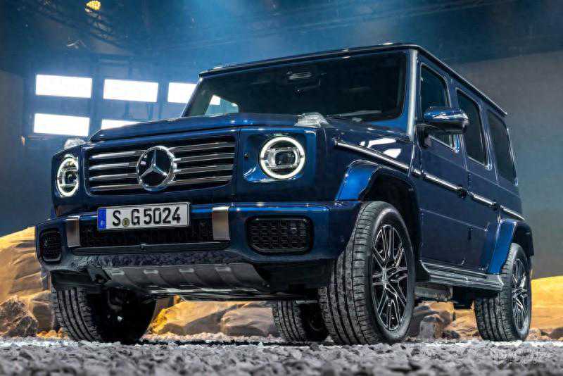 新款奔驰G级来了！方盒子+三把锁，但动力变更太多了…