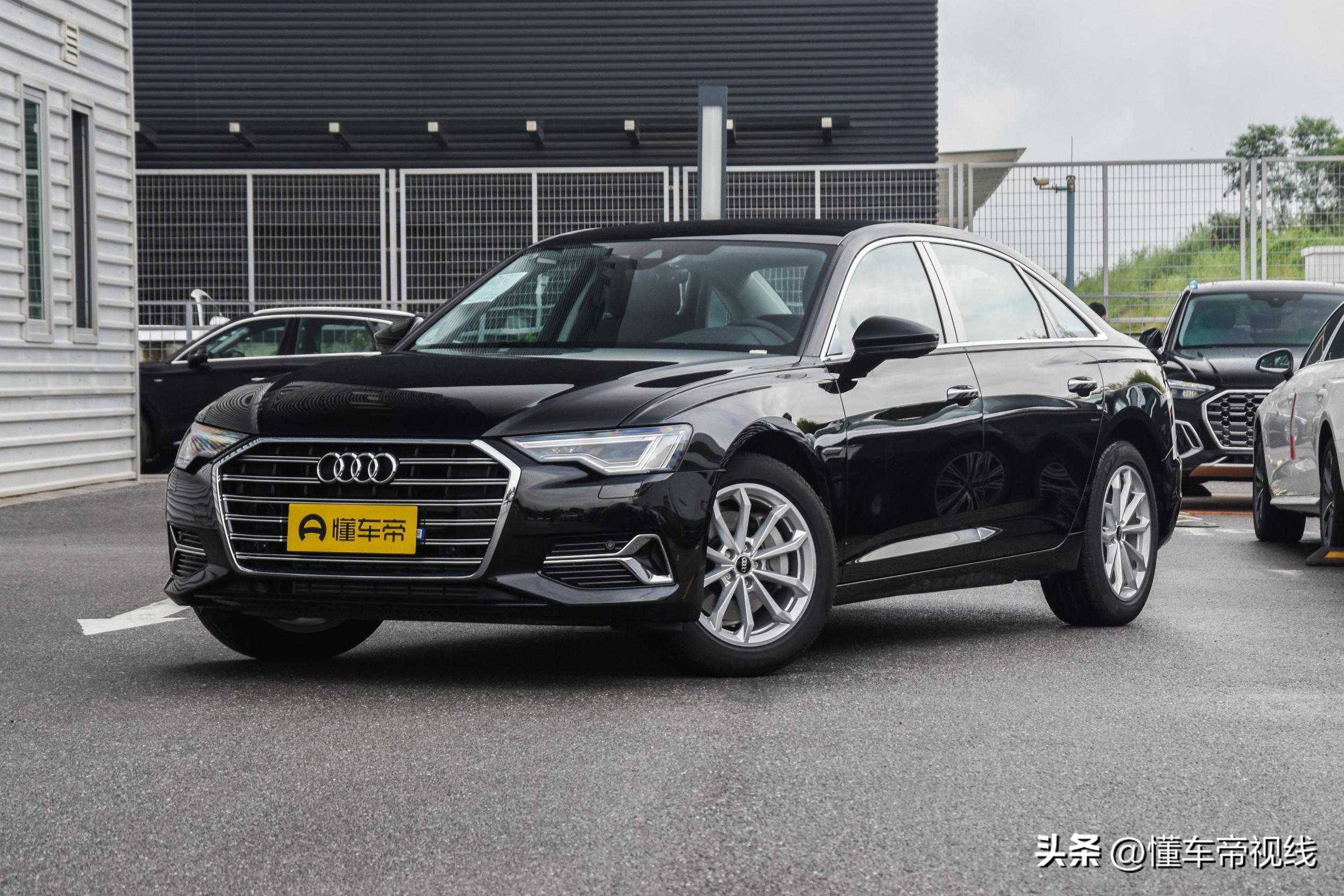 新车｜售价42.79万元起，全新2.0T发动机，新款奥迪A6L上市