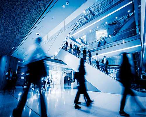 优惠可达7.8万，轴距2899mm，配托森四驱结构，实拍2023款途锐