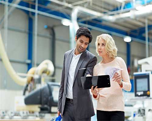 这还是我们熟悉的丰田吗？试驾第八代凯美瑞