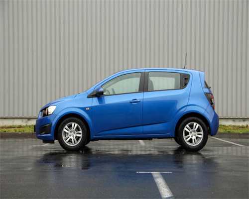 大众桑塔纳“以价换量”，降至5.8万，配6AT，别克凯越拿啥扛？