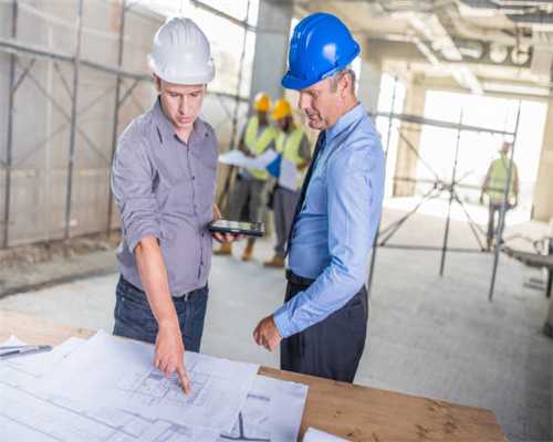 湖北宜昌：宜洋二手车市场场景壮观；奔驰汽车售价38.8万元