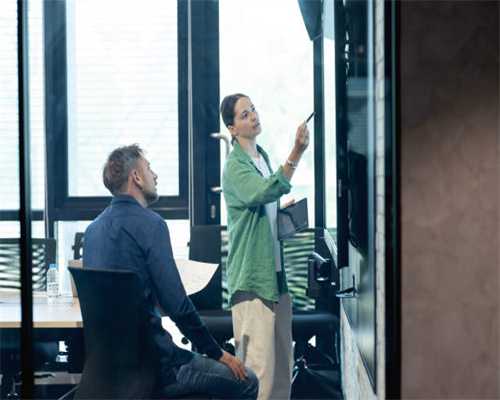 江淮汽车2023年销量增长18%，今年推出百万级豪车？