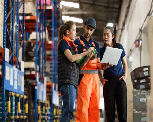 五菱首款纯电微卡：荣光小卡 EV 发布，售价 11.38-11.78 万元