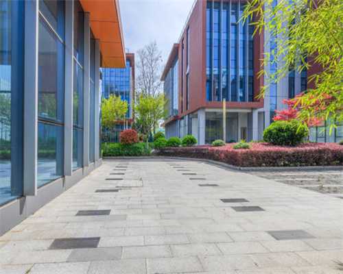 号称“土豪”的象征，奔驰特供的“立标”，国产品牌为啥不用呢？