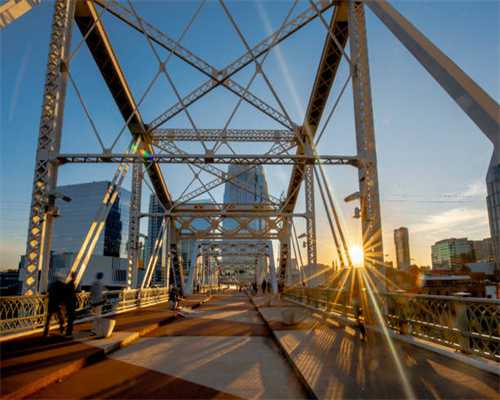 西部牛仔五大标志性枪械，你以为只有左轮？那就大错特错了