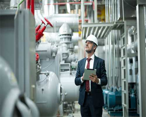 大牌合资逸行跌到6万多，不香？5门5座轴距2.65米，一箱油跑980Km