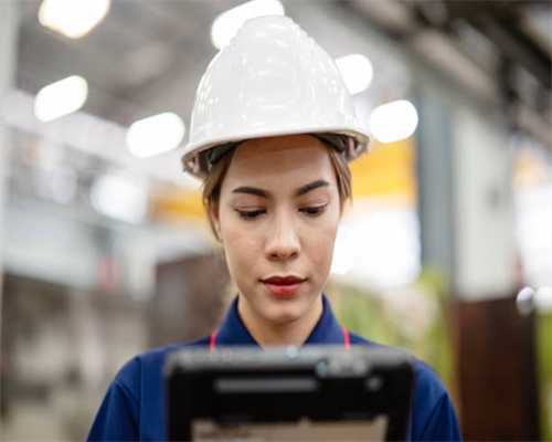 林肯是一个有底蕴的品牌，不信看看这100多年车标的变化