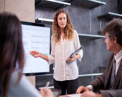 最受欢迎中大型轿车，综合优惠12万+，奥迪A6L实拍对比