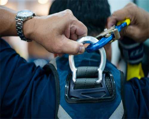 28万买大奔 竟是“水泡车”