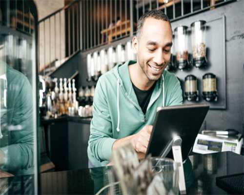 新车 | 约合26.2万元起，奥迪Q2黑标限定版海外上市，限量400辆